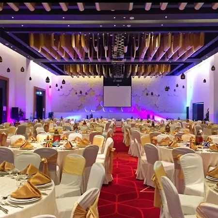 Lopesan Family Club Spa & Sauna & Pool & Jacussi شتشيتسين